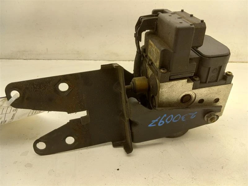 Conjunto de piezas de freno antibloqueo sin control de tracción 99-02 Camaro 10424856 Foto 3 de 4