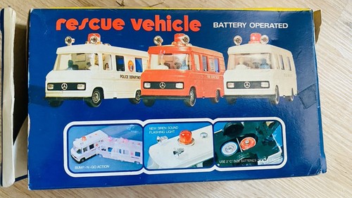Rescue Vehicle-Fire Truck Model Vintage Retro Toy Battery Operated (2xC not inc) - Picture 3 of 7