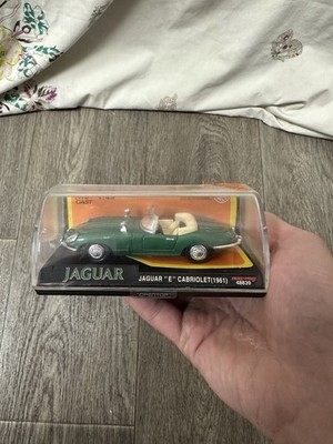 NEW-RAY - JAGUAR E TYPE CABRIOLET 1961 - MODELLAUTO IM MASSSTAB 1:43