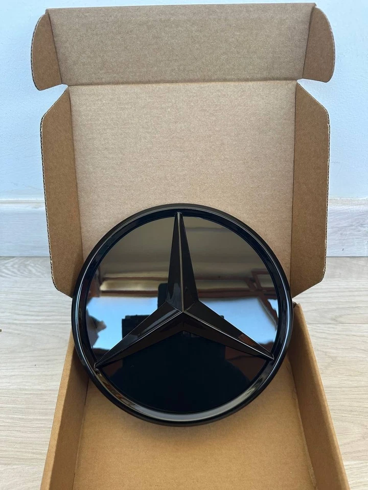 Mercedes Stemma Griglia Emblema Logo Frontale Black A1778880101 W177 C118   - Immagine 2 di 4