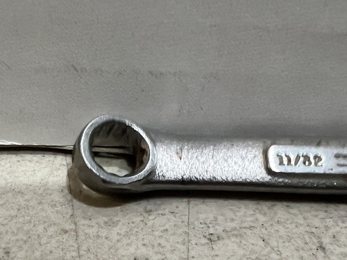 Craftsman -VV- 44691 5/16" & 44692 11/32” & 44693 3/8" 12 PT Comb Wrench - Picture 8 of 18