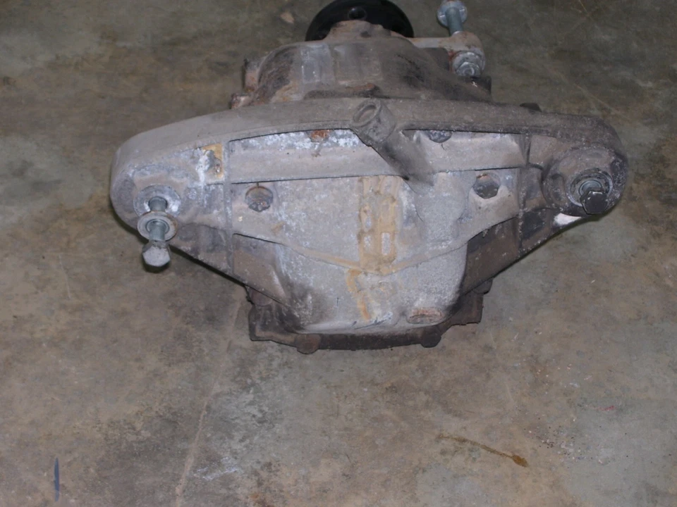 BMW 528i 2000 - Diferencial trasero engranaje/caja portadora conjunto E39 transmisión automática Foto 2 de 4