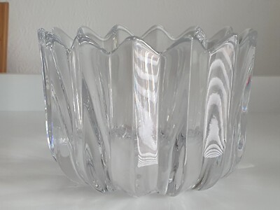 17-14 RAR. Orrefors Kristall 6 1/4'' große Fleur Schale Vase Design 4579/121 signiert