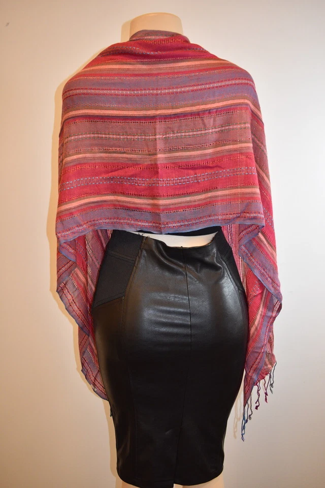 Chal rectangular reversible de algodón multicolor rosa de diseñador a la venta Foto 4 de 4