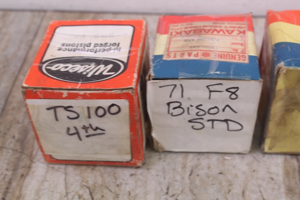 Kawasaki F8 1971 caja de pistones lote de 10 de diferentes tamaños Foto 3 de 4