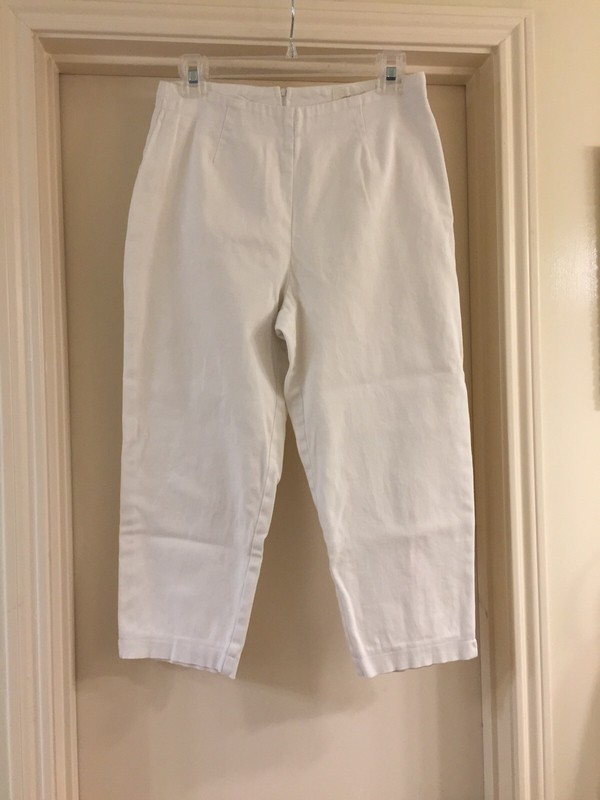 Cache White Flat Front Cropped Capri Pants Back Zip Sz 8