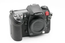 [MINT] Fujifilm FinePix IS Pro 12.3MP Full Spectrum DSLR - 1100 Shutter count