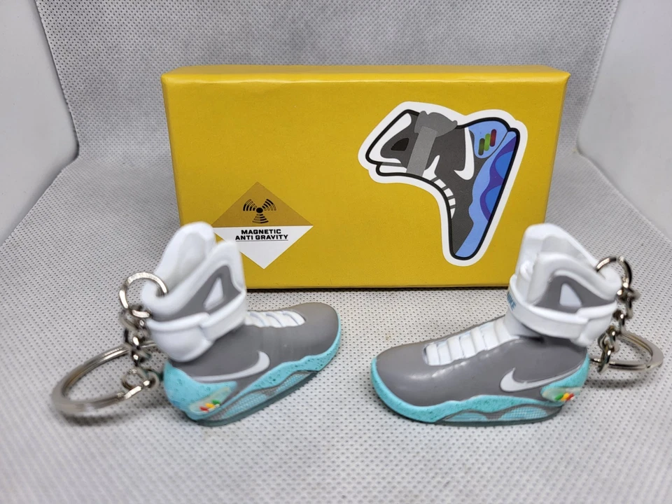 NIKE AIR MAG BACK TO THE FUTURE SNEAKER TRAINER KEYRINGS WITH GIFT BOX *UK* - Image 3 of 4