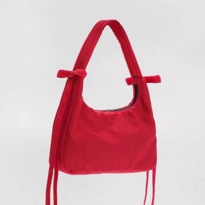 BAGGU x Umhängetasche SANDY LIANG rot