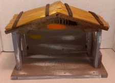 Vintage Made In Italy Nativity Straw Roof Collapsible Manger Very Nice