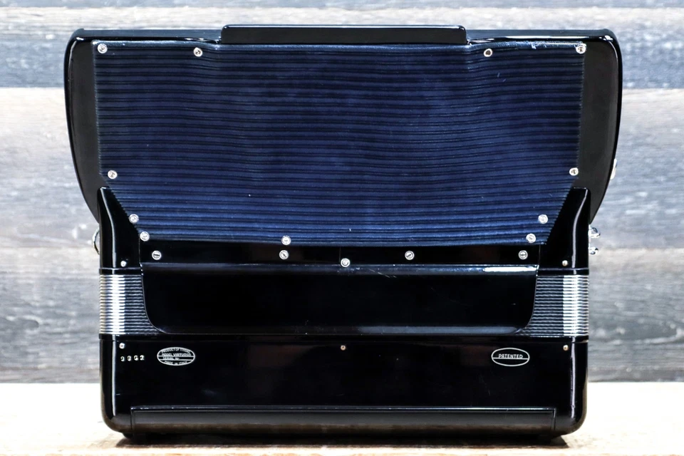 Titano Model Virtuoso 120-Bass 41-Key 11-Treble Switch Piano Accordion w/Case - Image 3 of 4