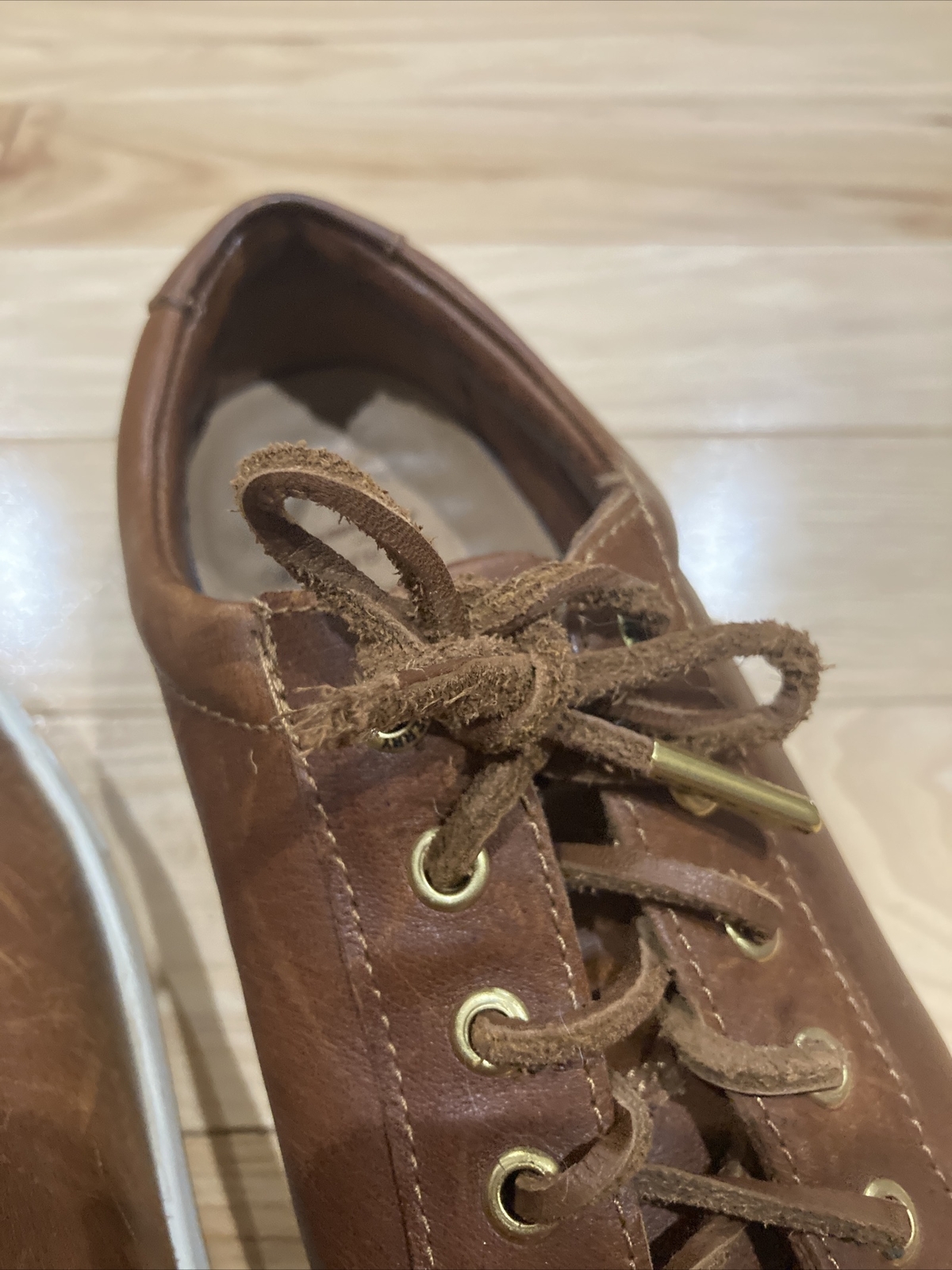 sperry brown leather women tennis shoes size 8 - image 4