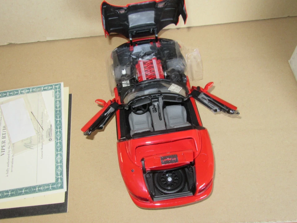 898Q 1994'S Revell No. 8822 Dodge Viper Rt/10 Roadster Rosso Nuovo + Box 1:20 - Immagine 2 di 4
