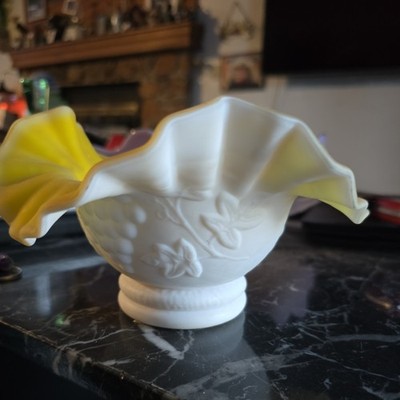 Milk Glass Art Vase Grapes Leaves UV Glow