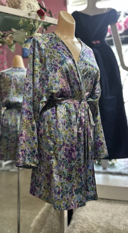 Bata lencería satinada líquida vintage Y2K Victoria's Secret estampado floral años 2000 O/S Foto 3 de 4
