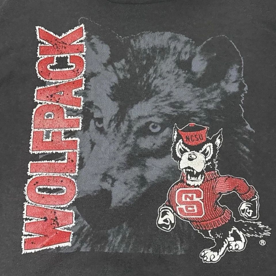 Vintage 90s NC State Wolfpack sweatshirt Size L Wolf Graphic NCSU - Image 4 of 4