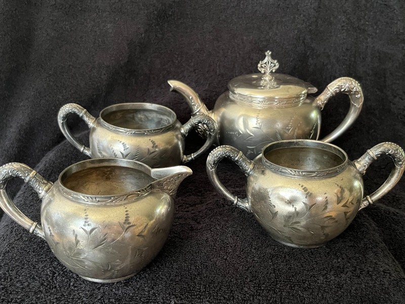 Antique Van Bergh Silver Plate Co. Quadruple Plate 4-Piece Tea Service