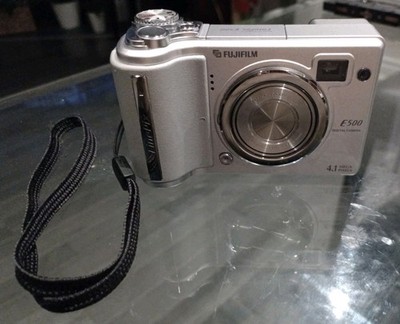 Fujifilm Finepix E Series E500 4.1MP Digital Camera - Silver *Tested Works Clean