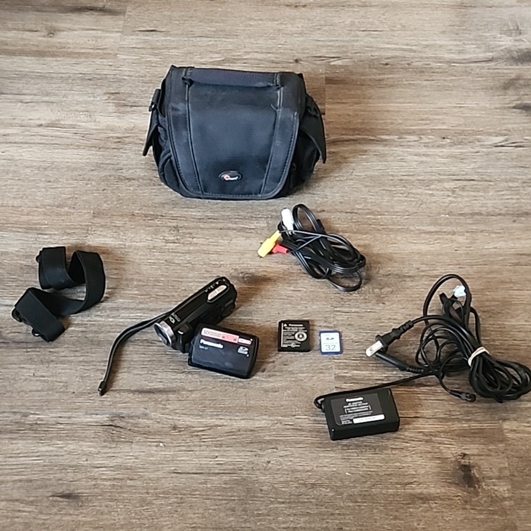 Panasonic SDR-S7 Camcorder Compact Digital Video Camera w