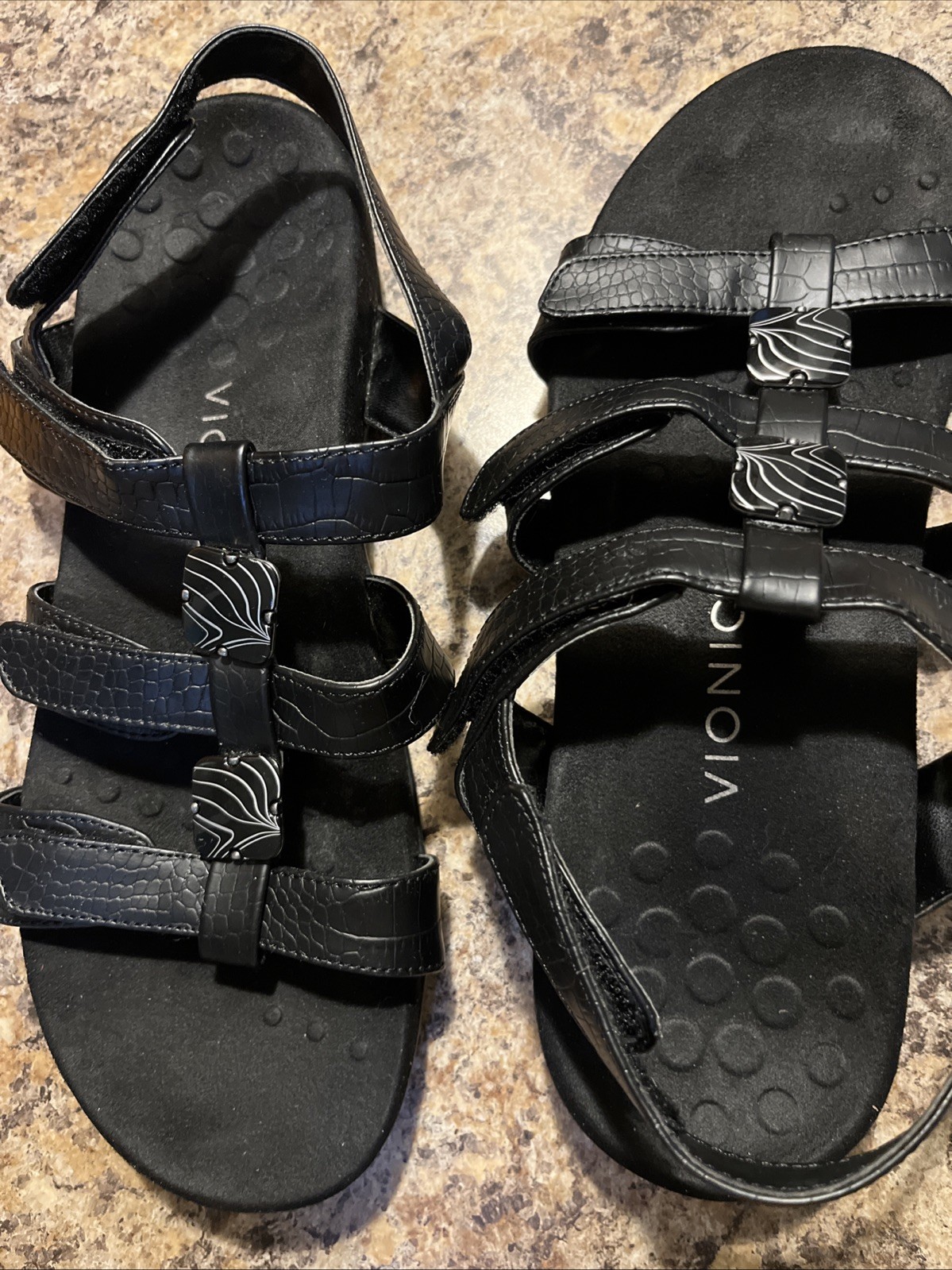 Vionic Amber Amber Women's Adjustable Orthotic Sa… - image 1