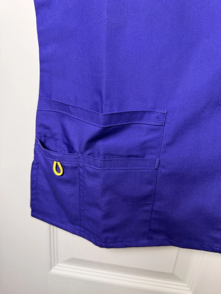 Wonder Wink Medical Nurse Scrub V Neck Purple Pink 4- Pockets Women’s Size XS - Image 4 of 4