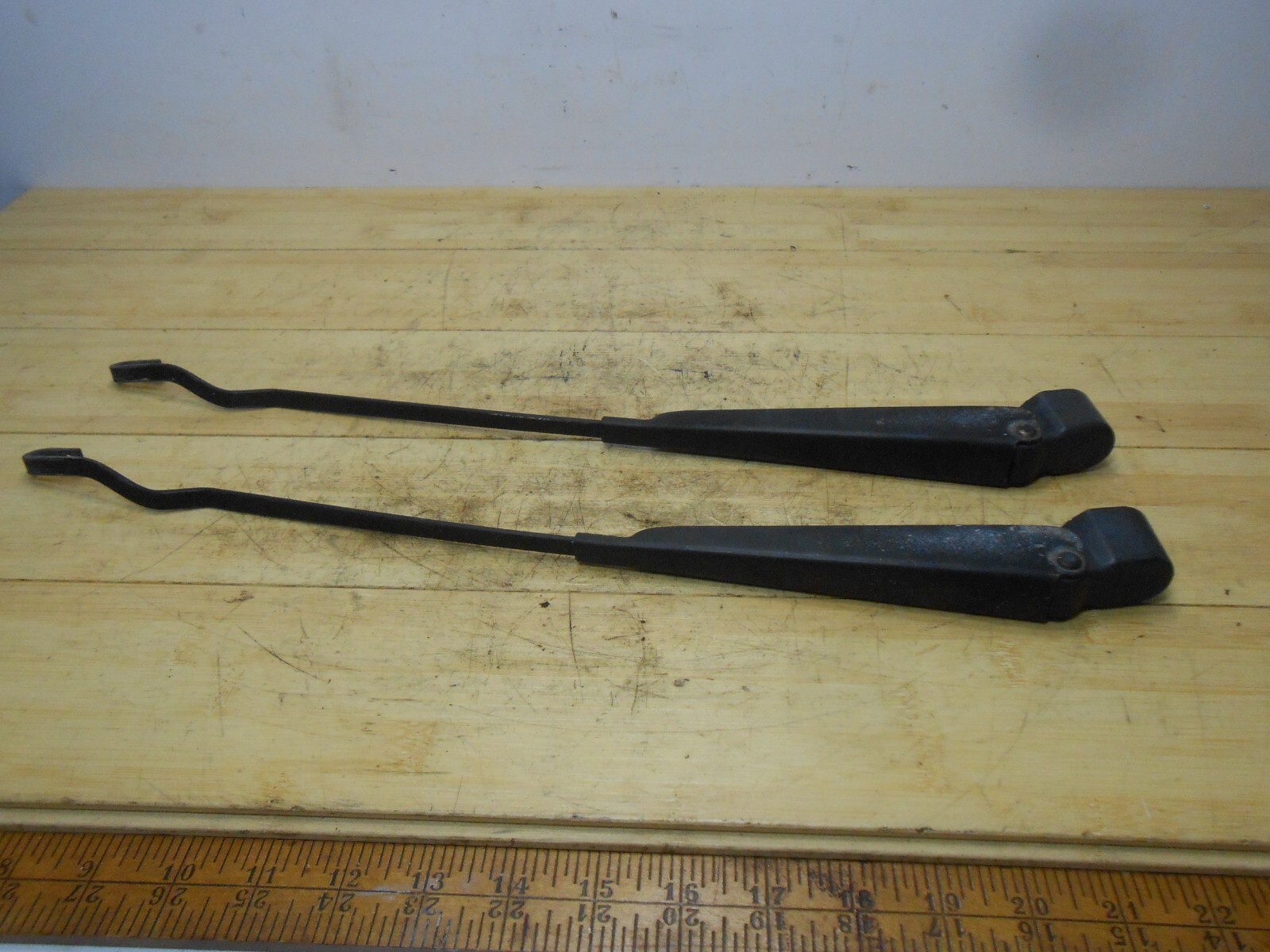 84-89 Volvo 740 OEM Windshield Wiper Arm 3538316 B182 for sale 