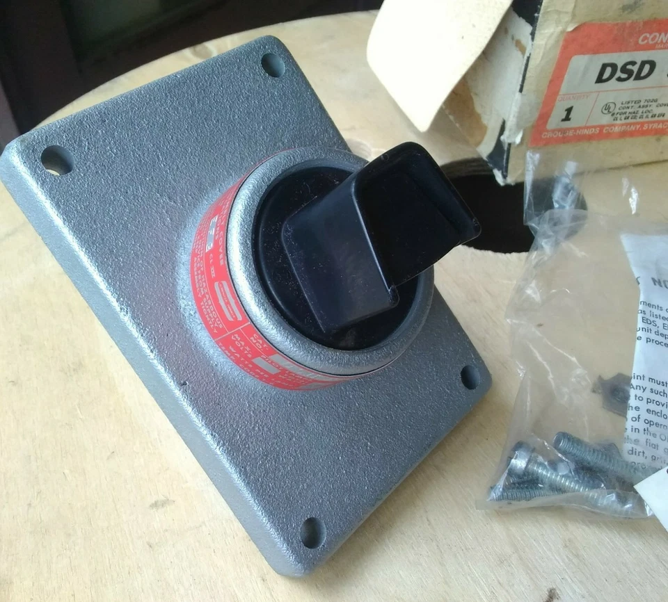Crouse-Hinds DSD 959 Conjunto de Botón Operado Frontal Cubierta Lugares Peligrosos Foto 4 de 4