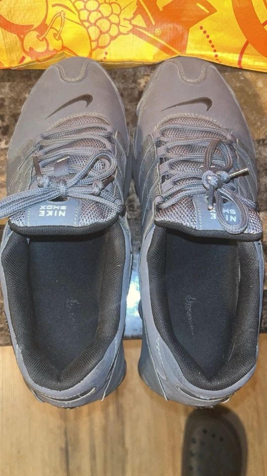 Nike Shox NZ Mens Size 10.5 Dark Grey - Image 3 of 4