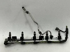 2011 VOLVO C30 FUEL INJECTORS WITH RAIL RAMP 30757534