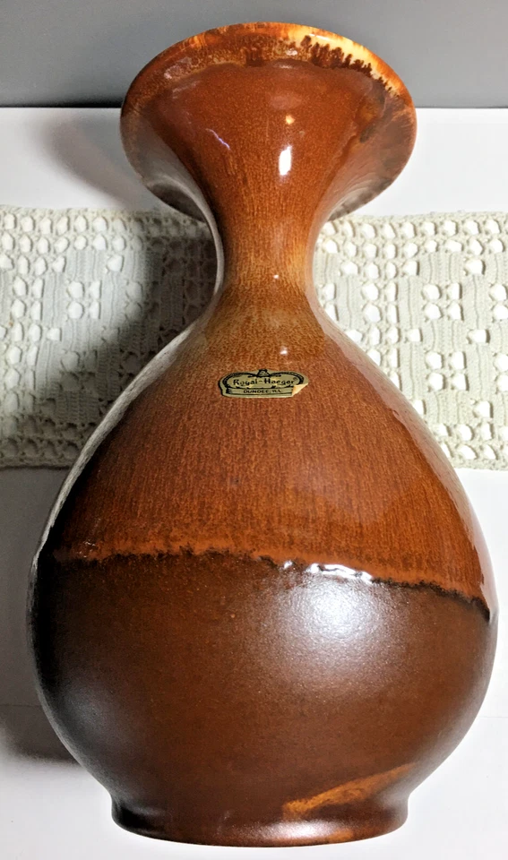 Jarrón de arte de cerámica Royal Haeger vintage de 10" marrón - Contiene 48 oz. Foto 4 de 4