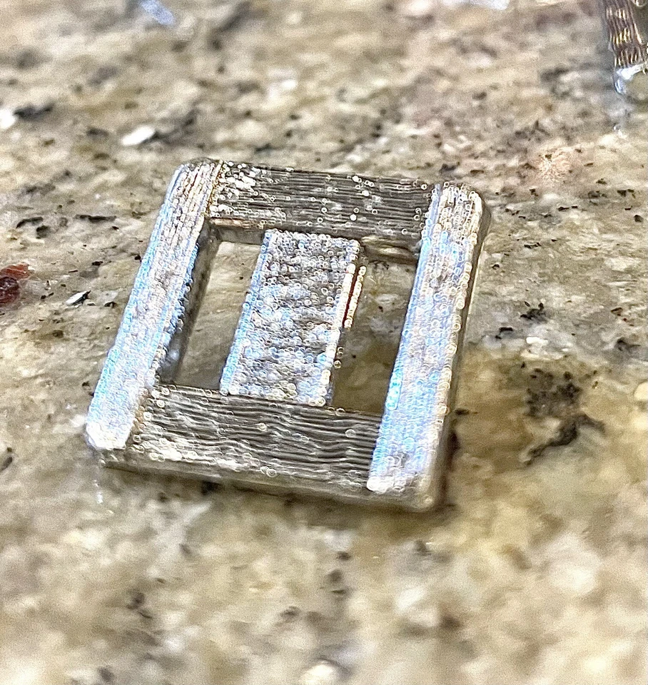 6pcs X 18.5mm Square Silver Cast Metal Cut Out Shank Grain Finish Buttons - Image 4 of 4