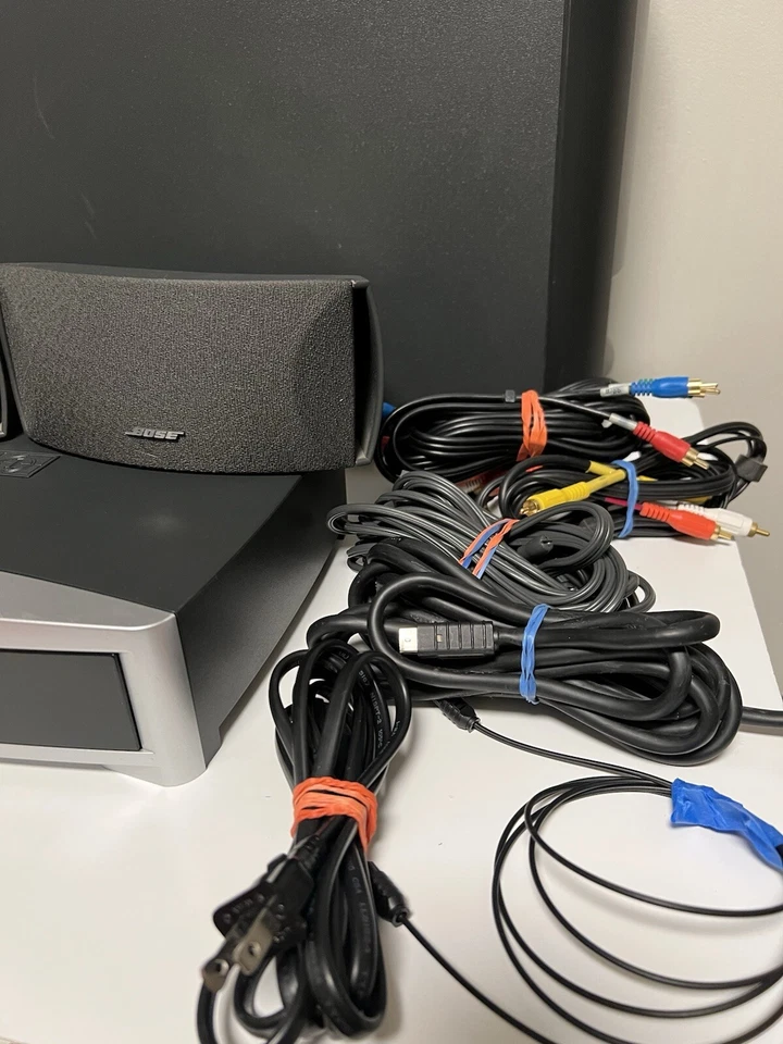 BOSE AV3-2-1 II Media Center w/ PS3-2-1 II Powered Speaker System -Tested VIDEO - Image 3 of 4