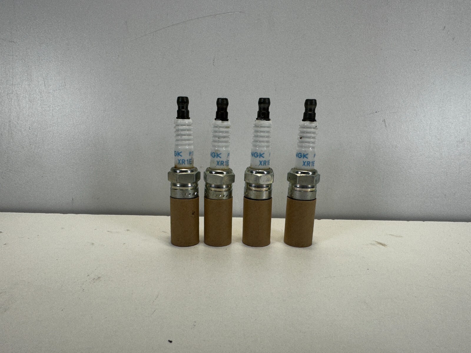 Aston Martin DB9 DBS Vanquish Rapide Virage V12 Vantage Zagato Spark Plugs Set
