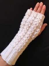 New Quality Hand Knitted Fingerless Gloves Mittens Wrist Warmers White-USA Made 