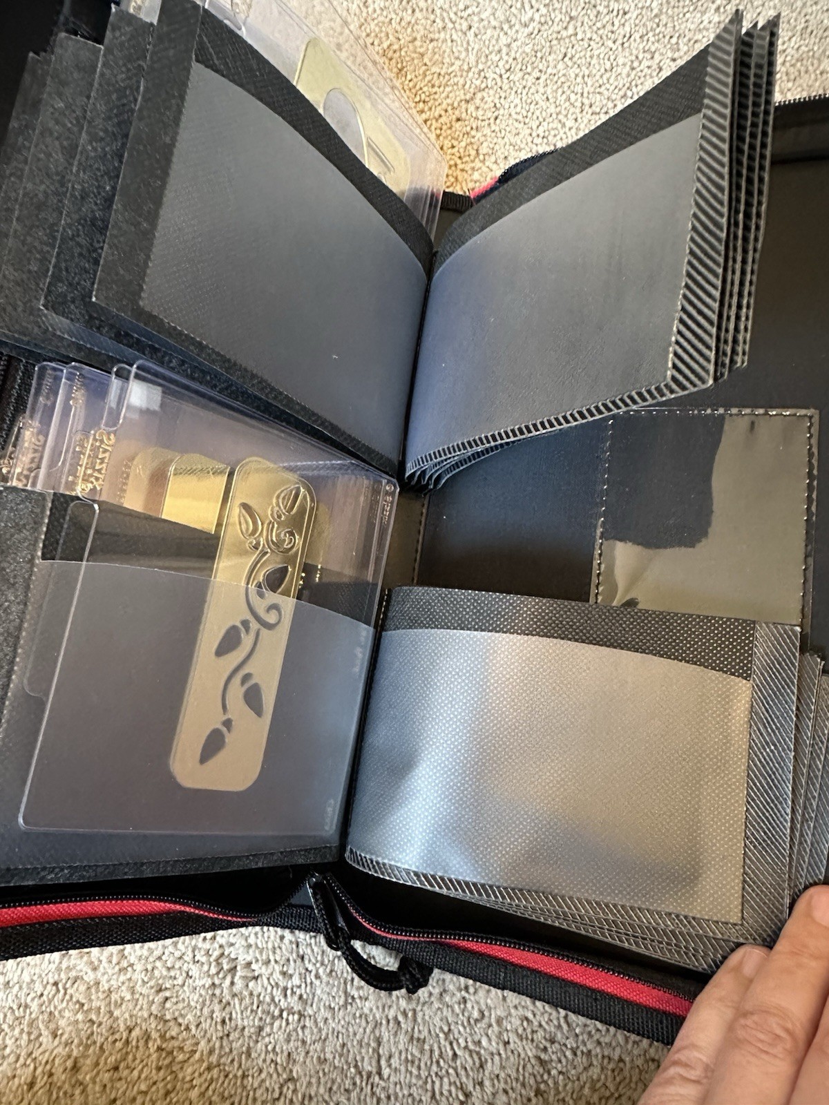 Sizzix Embossing Folder & Stencil STORAGE CASE - Simple Impression + 18 Stencils