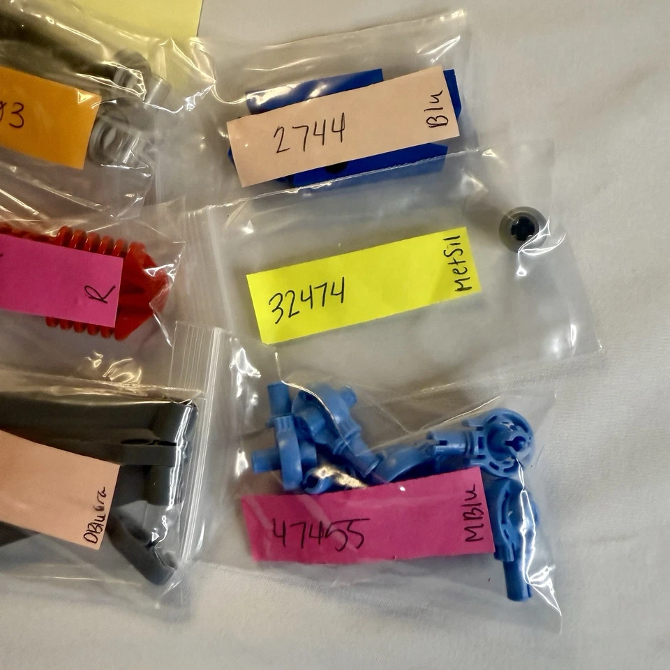 LEGO Technic Parts Lots - 174 Specialty Pieces - Connector Liftarm Steering Gear - Image 3 of 4