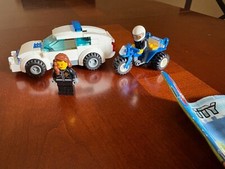 Lego 3648 Replacement Mini Figs Figures Police Car and Motorcycle +Book 1