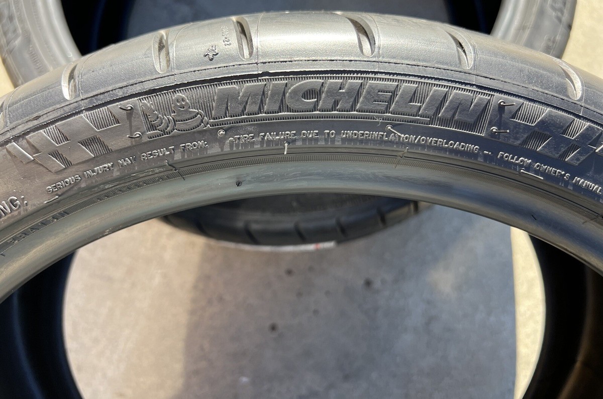Set of TWO BRAND NEW 225/35ZR18 Michelin Pilot Super Sport Tires