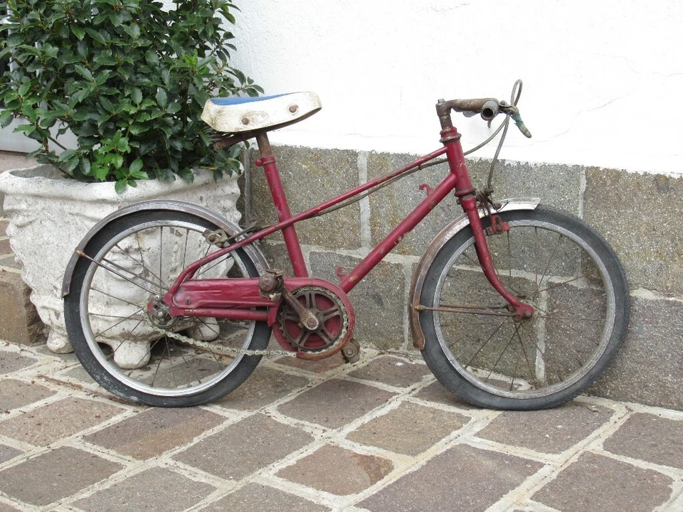 Vintage Fahrrad Altehrwürdig Von Kind IN Eisen Belichtung Oder Zum Restaurieren