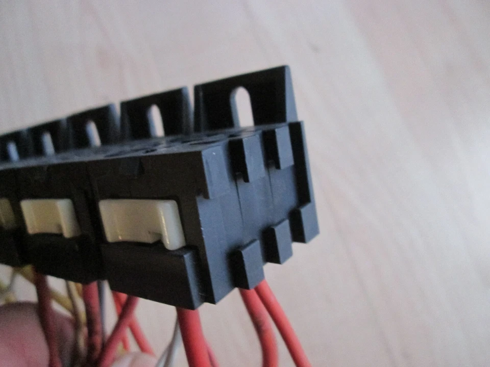 Lote (5) Bloque de enchufe de relé de alta resistencia para relé de 4/5 clavijas 10/12/14 AWG #M225D Foto 3 de 4