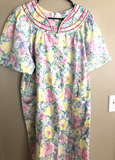 Vintage JENNA Lynn Floral Robe