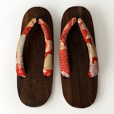 Japanese Geta Traditional Wood Sandal M 9.5 Inches Red Orange Kimono Fabric Gift