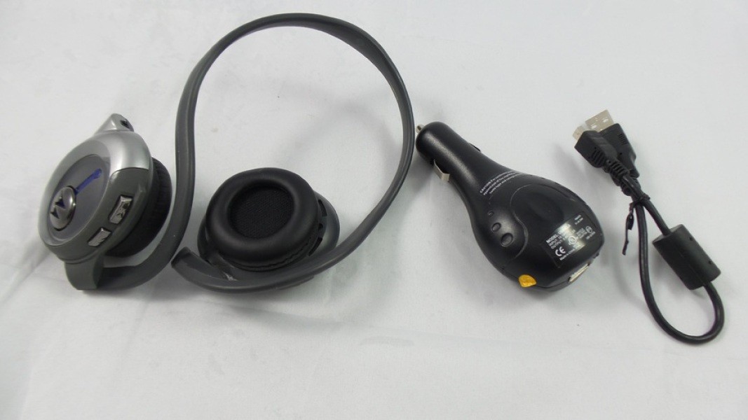 Motorola HT820 Neckband Wireless Bluetooth A2Dp Stereo Headphones