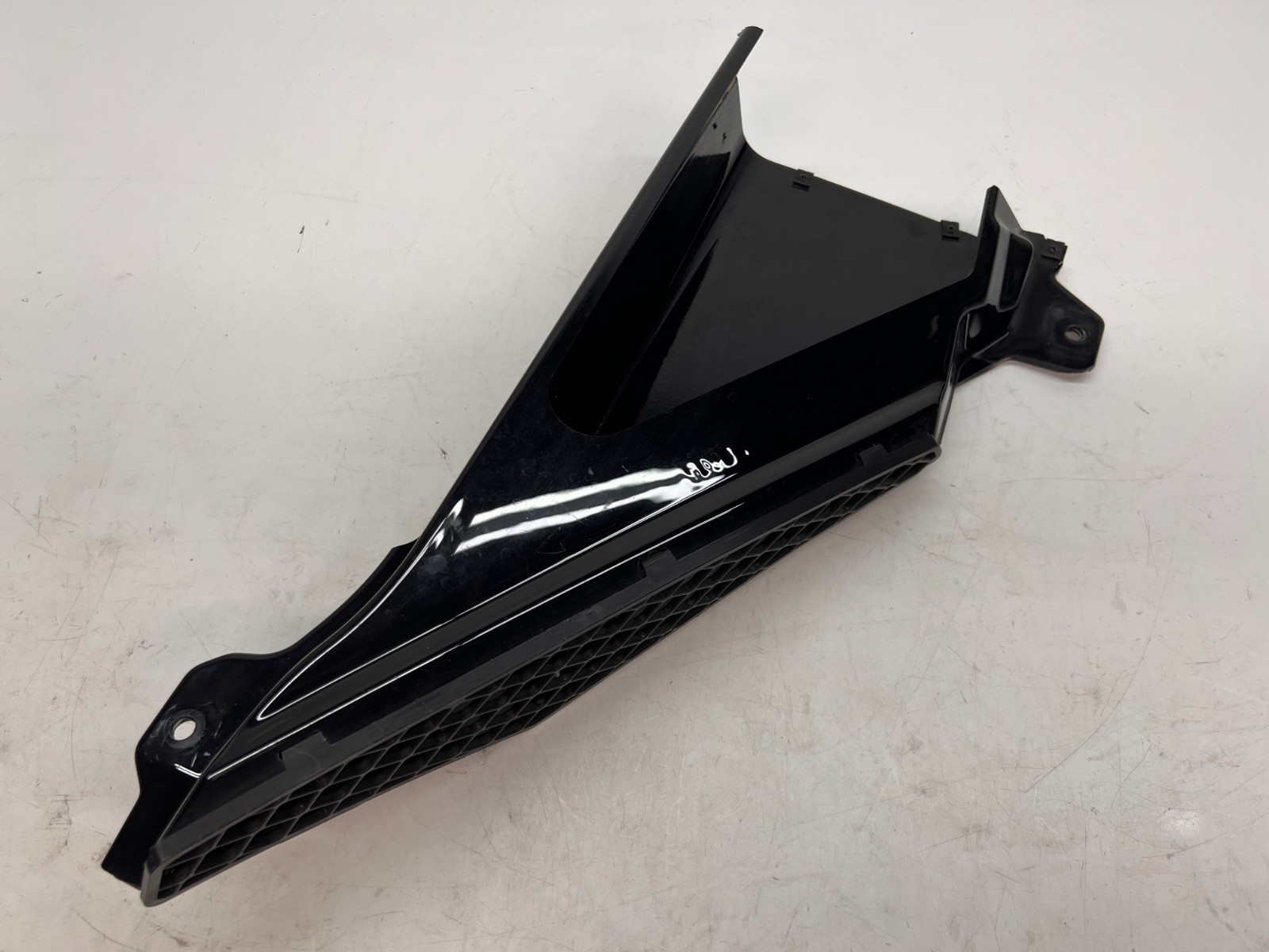 LAMBORGHINI AVENTADOR LP740 750 DRIVER LEFT REAR QUARTER AIR DUCT OEM 470119363E