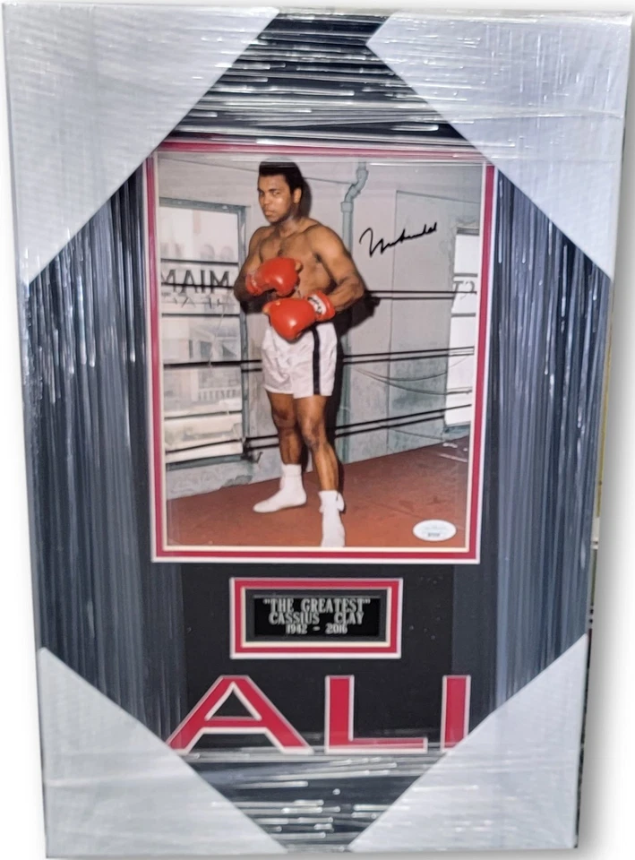 Foto autógrafa firmada a mano de Muhammad Ali enmarcada personalizada JSA XX76306