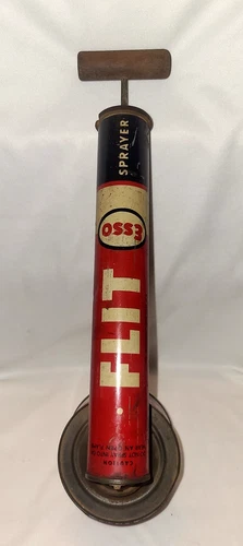 VINTAGE OLD TIN OIL CAN ESSO FLIT SPRAYER DDT KILLS STANDARD VACUUM PUMP 1940 #