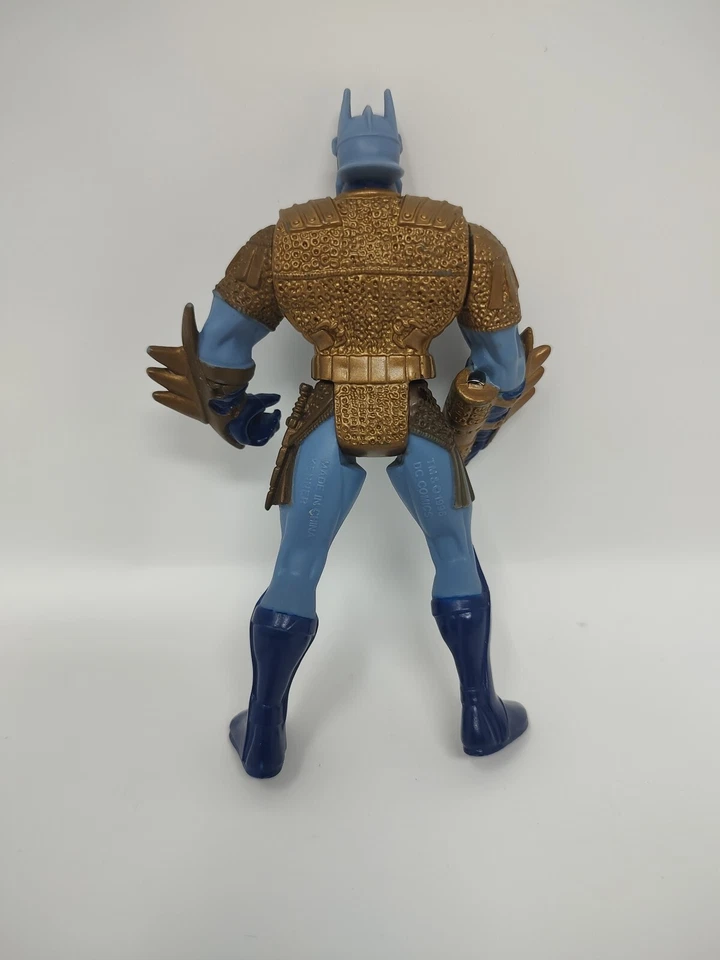 VTG 90's Kenner 1996 DC Comics Legends of Batman Gladiator Batman Figure - Image 4 of 4