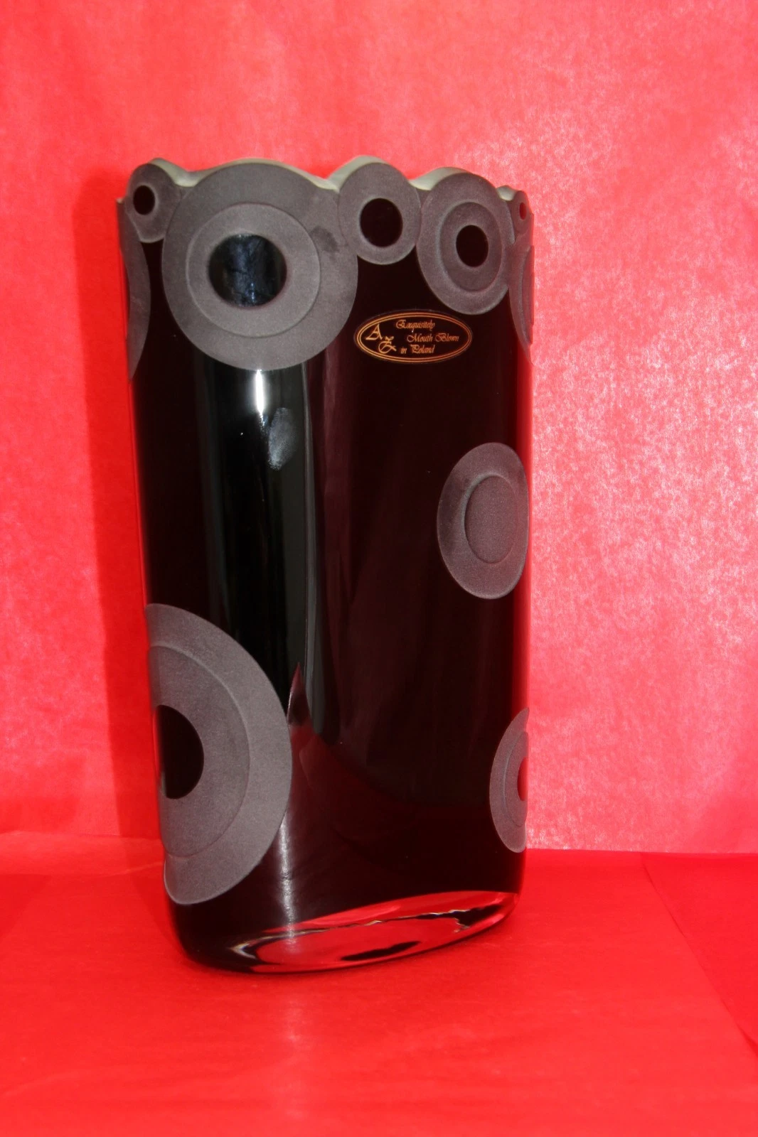 Tall Circular Vase - Black 09