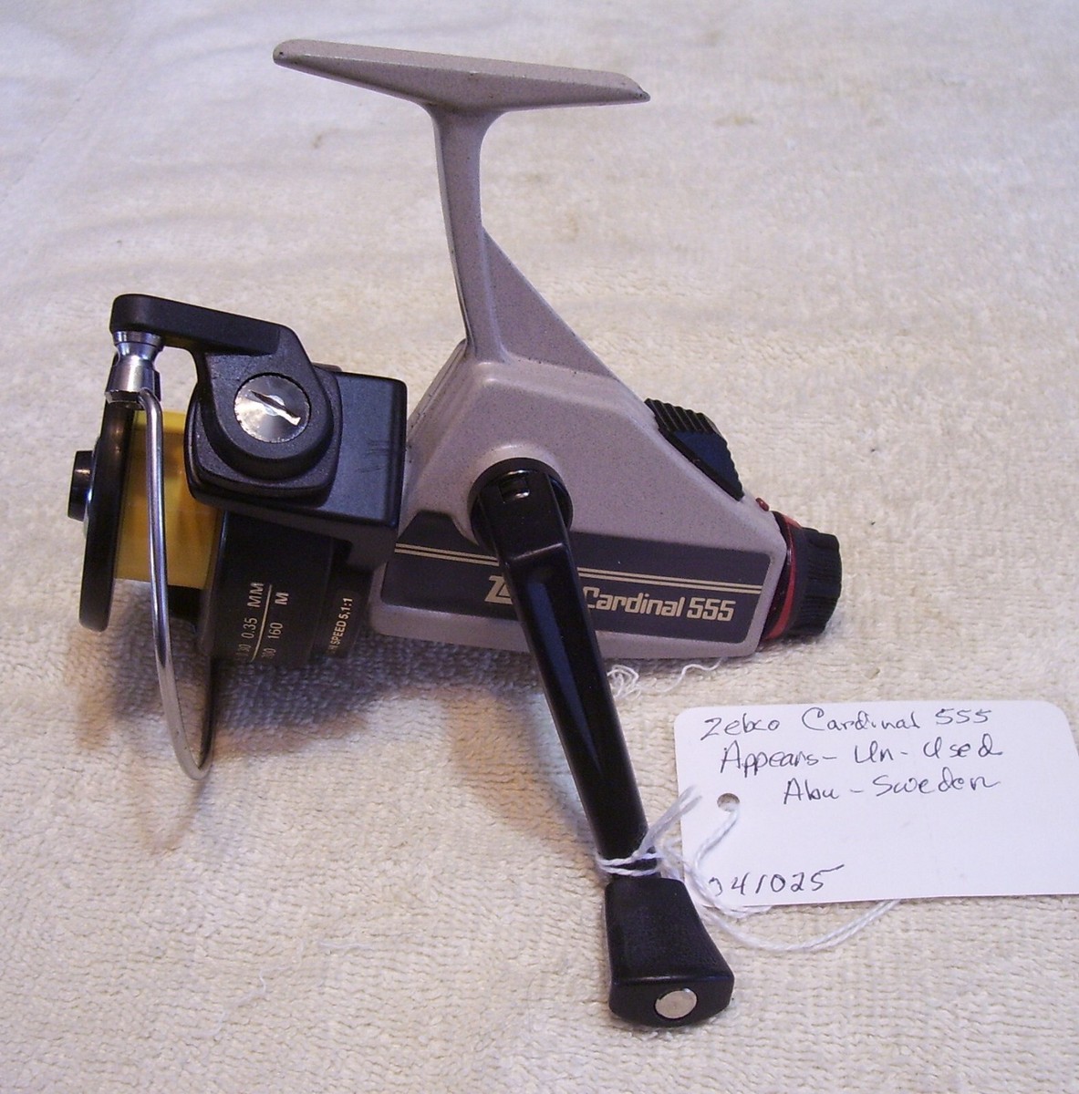 040125 ZEBCO CARDINAL 555 REEL TAG NICE WORKING SWEDEN APPEARES UN