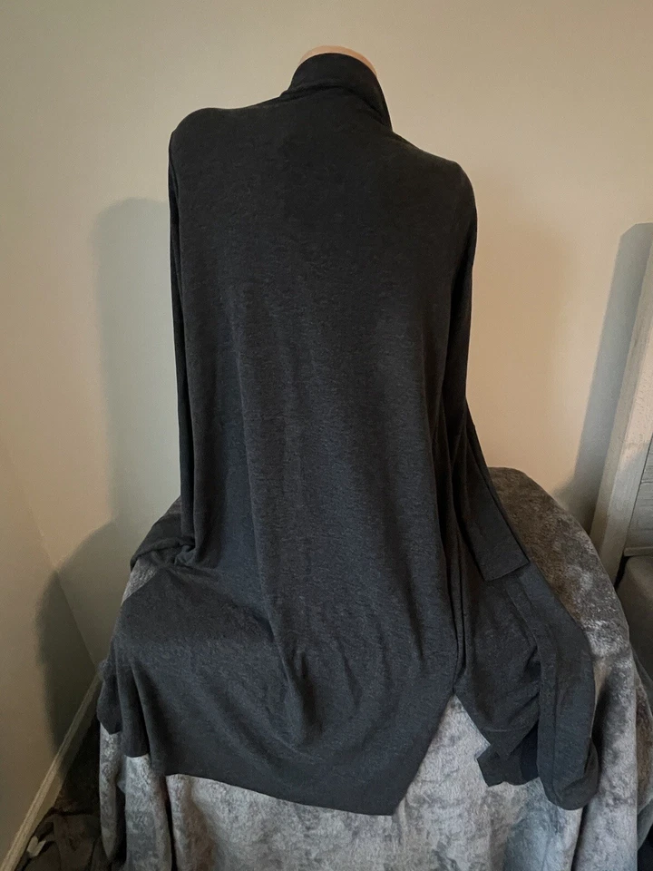 Cárdigan Plumero Michelle Comune Talla M Jersey Abierto Gris Calidad Bolsillos Largos Nuevo con Etiquetas Foto 4 de 4